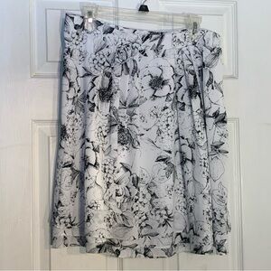 KARL LAGERFELD PARIS BLACK WHITE FLORAL PLEATED LINED KNEE LENGTH SKIRT SIZE 10